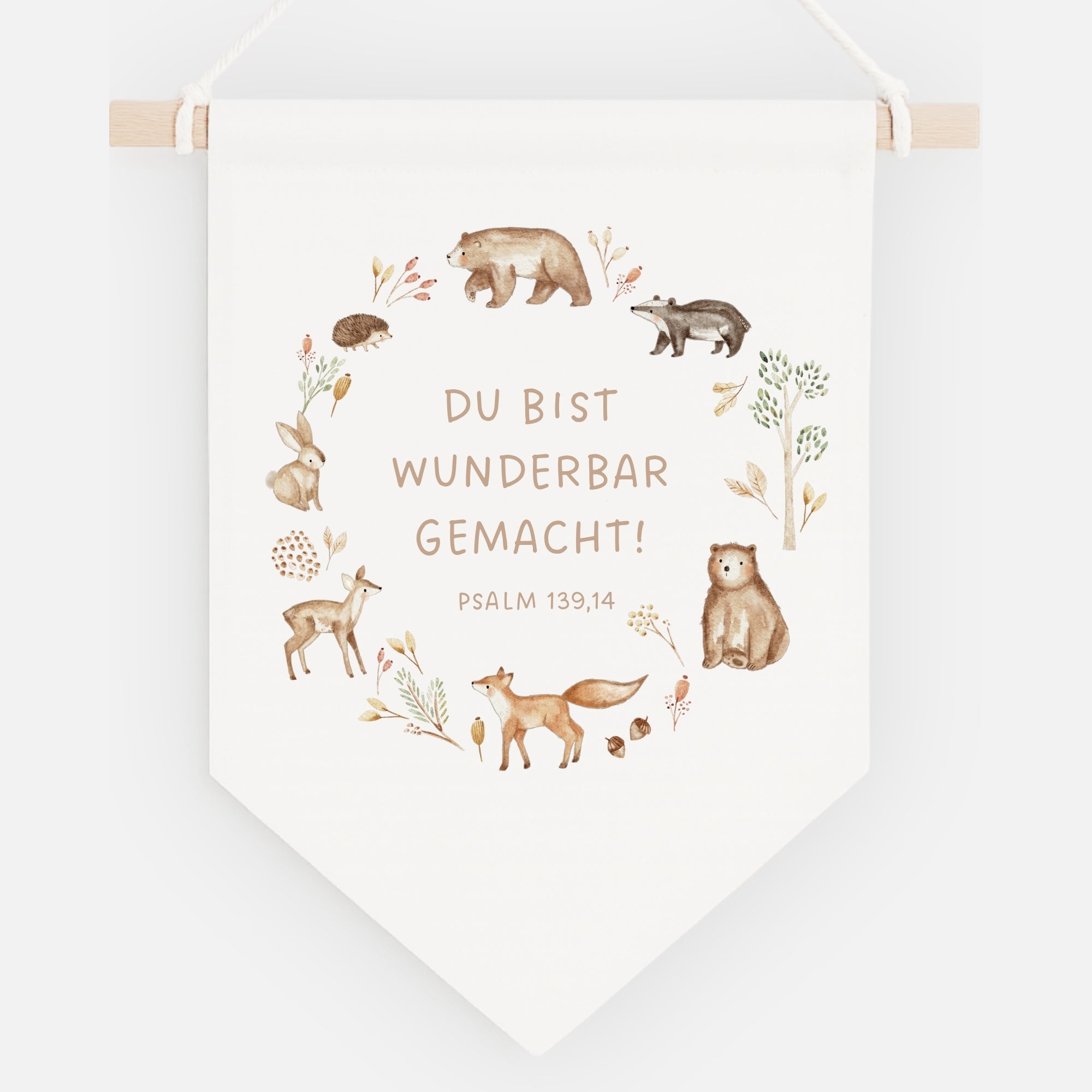 Leinwand-Wimpel mit Buchenholz-Aufhängung "Wunderbar gemacht" · Waldtiere