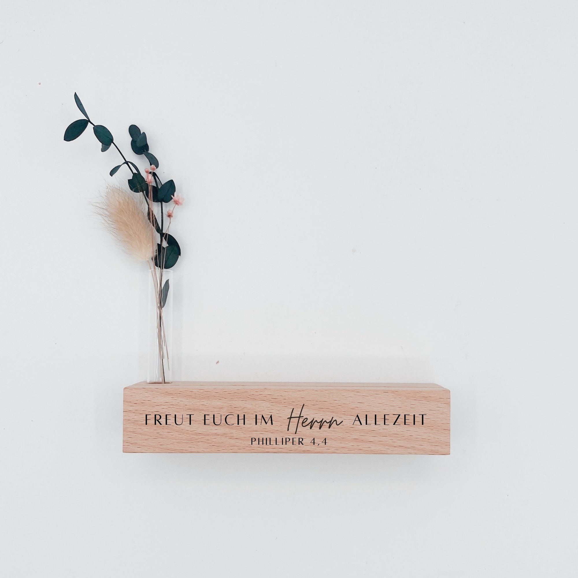 Foto- / Kartenhalter "FREUT EUCH" mit Blumen · Holzgravur · Buche