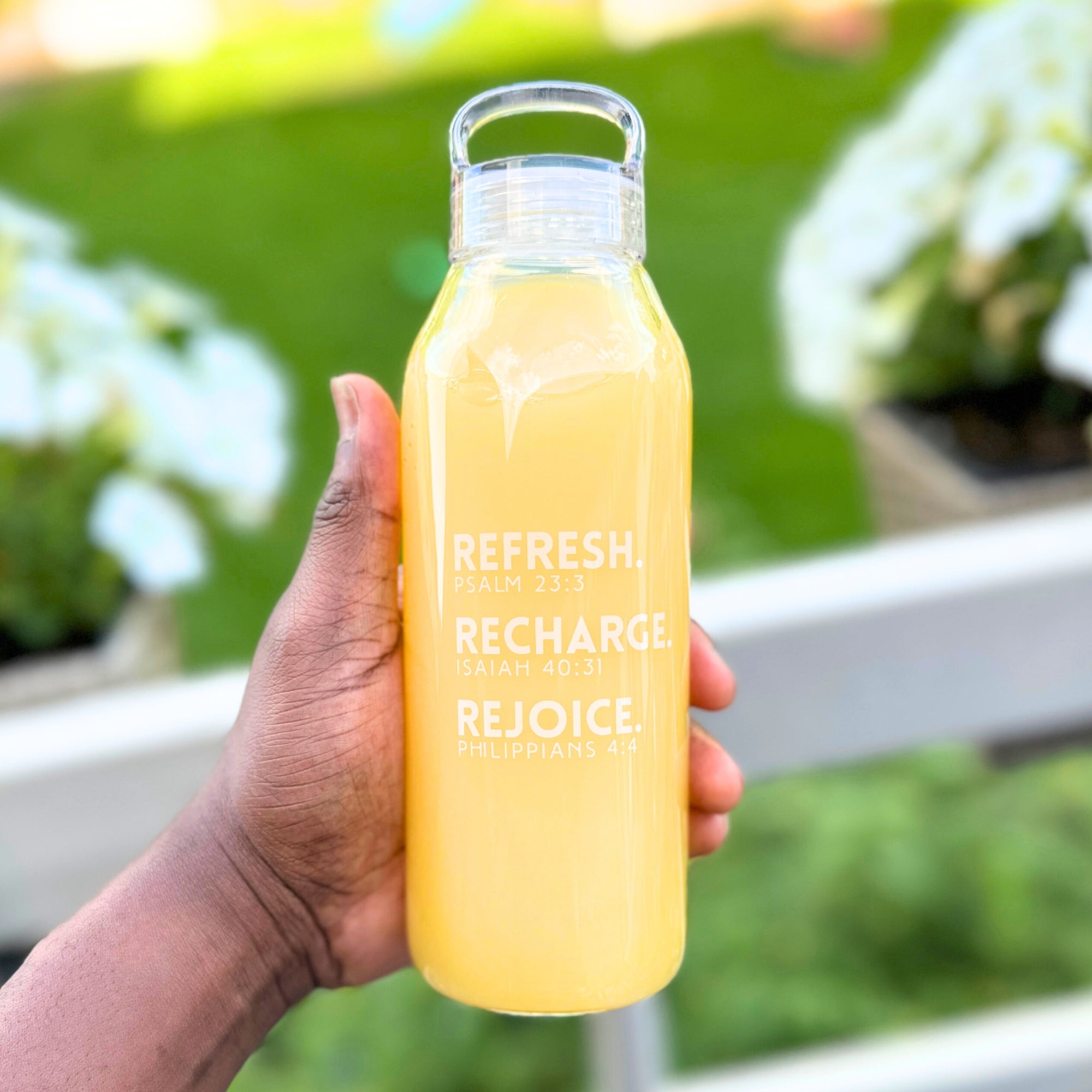 Glas-Trinkflasche „Refresh, Recharge, Rejoice“ · 500 ml & 900 ml