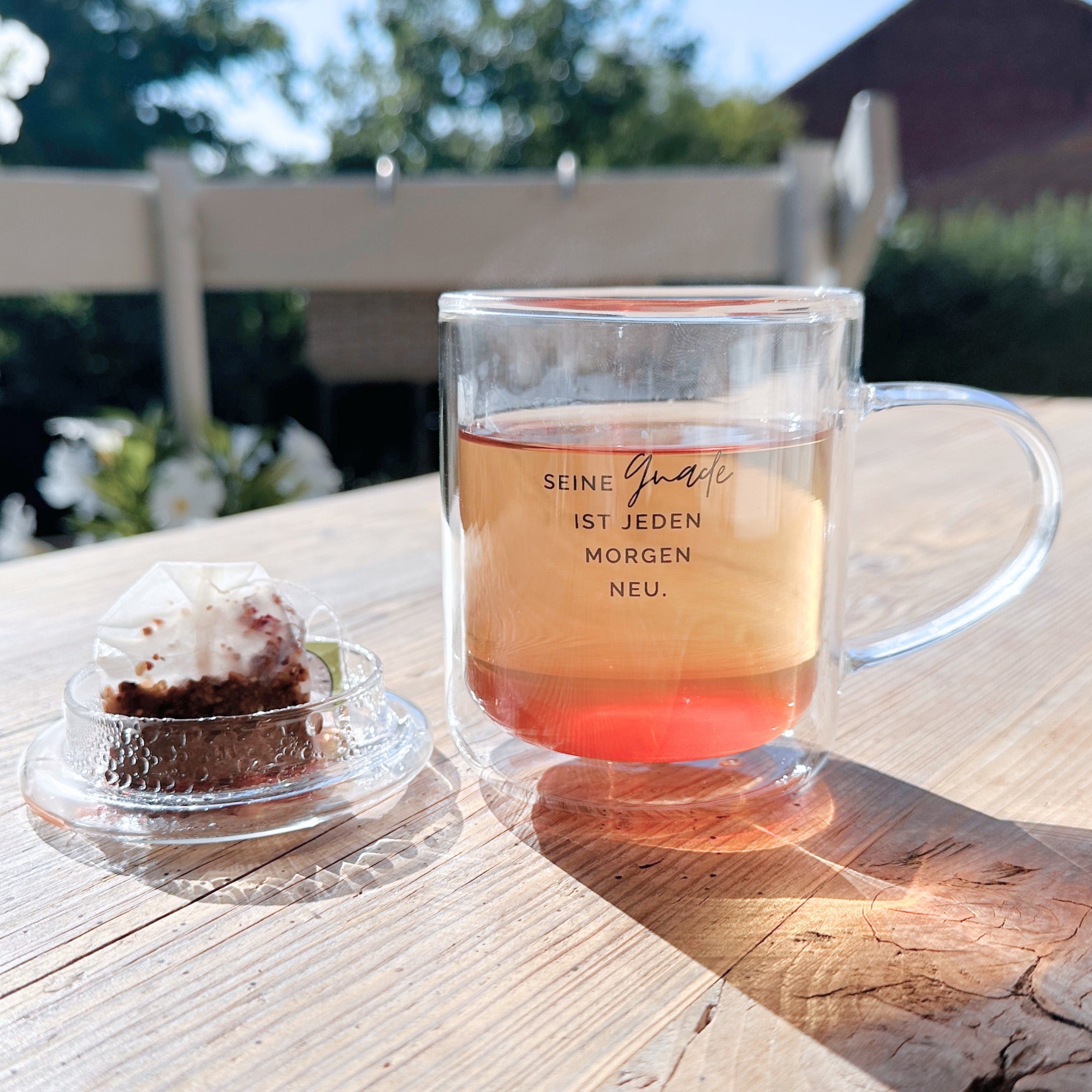 Thermotasse Glas "Seine Gnade" · 350ml · inkl. Glasdeckel & Edelstahlsieb