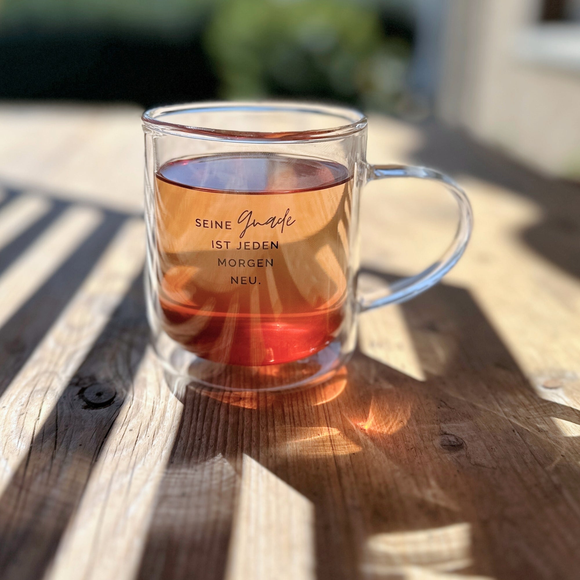 Thermotasse Glas "Seine Gnade" · 350ml · inkl. Glasdeckel & Edelstahlsieb