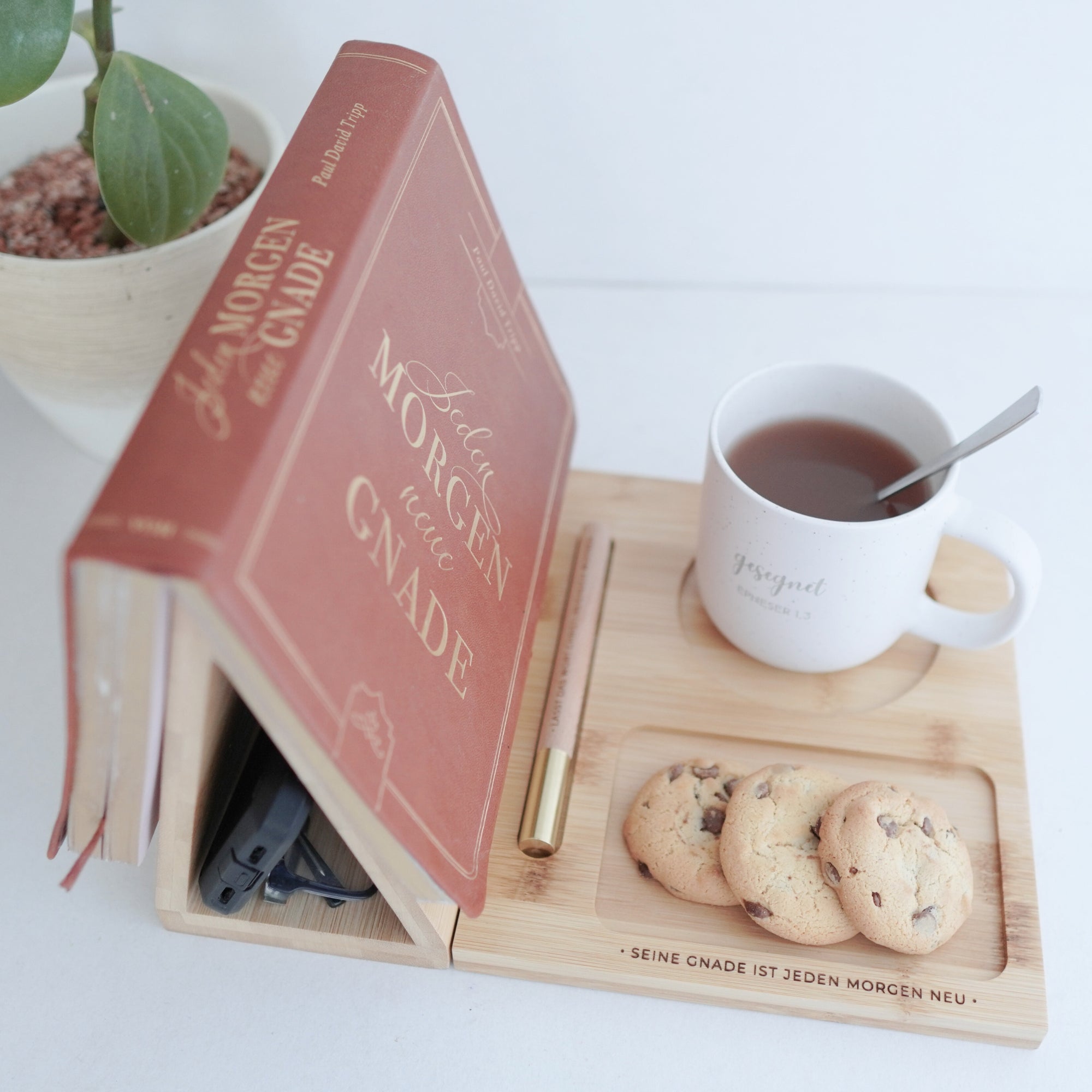 Buchstütze aus Bambusholz "Seine Gnade" · Gravur