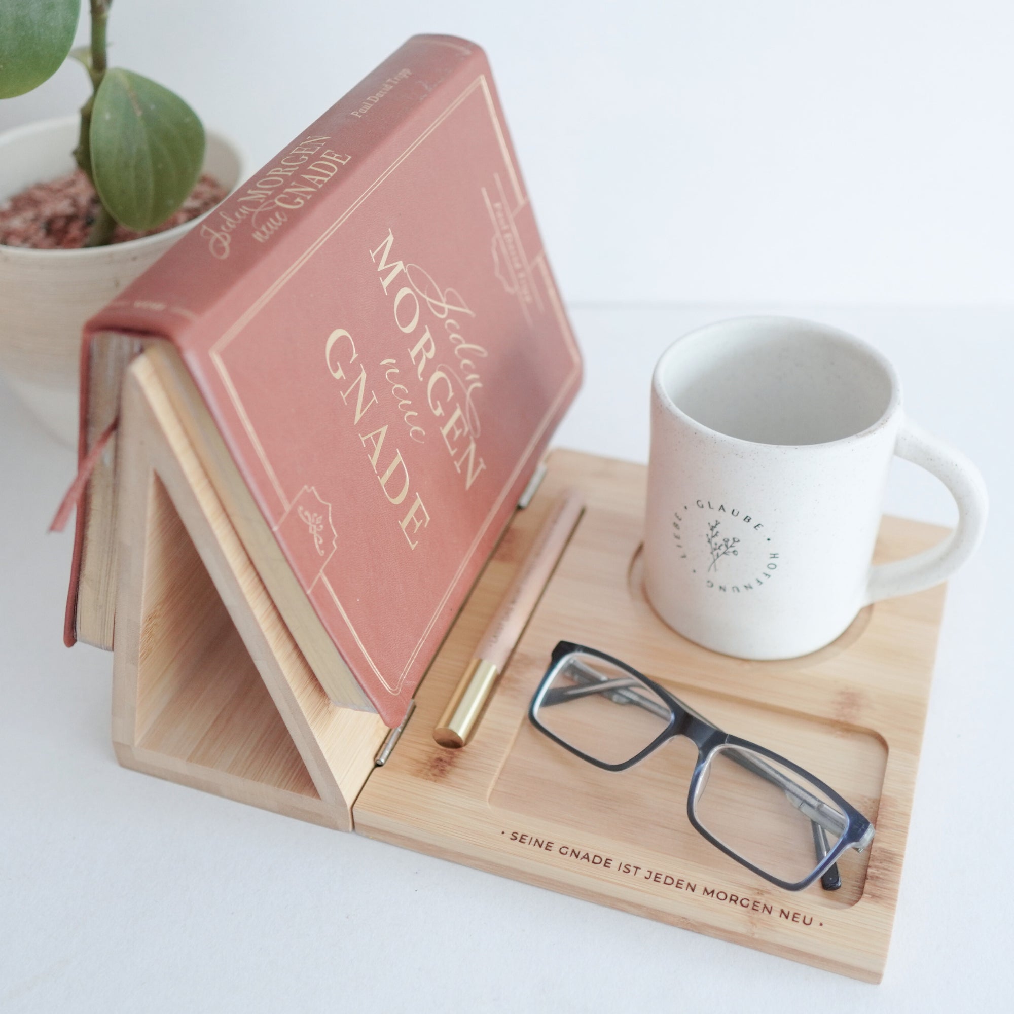 Buchstütze aus Bambusholz "Seine Gnade" · Gravur