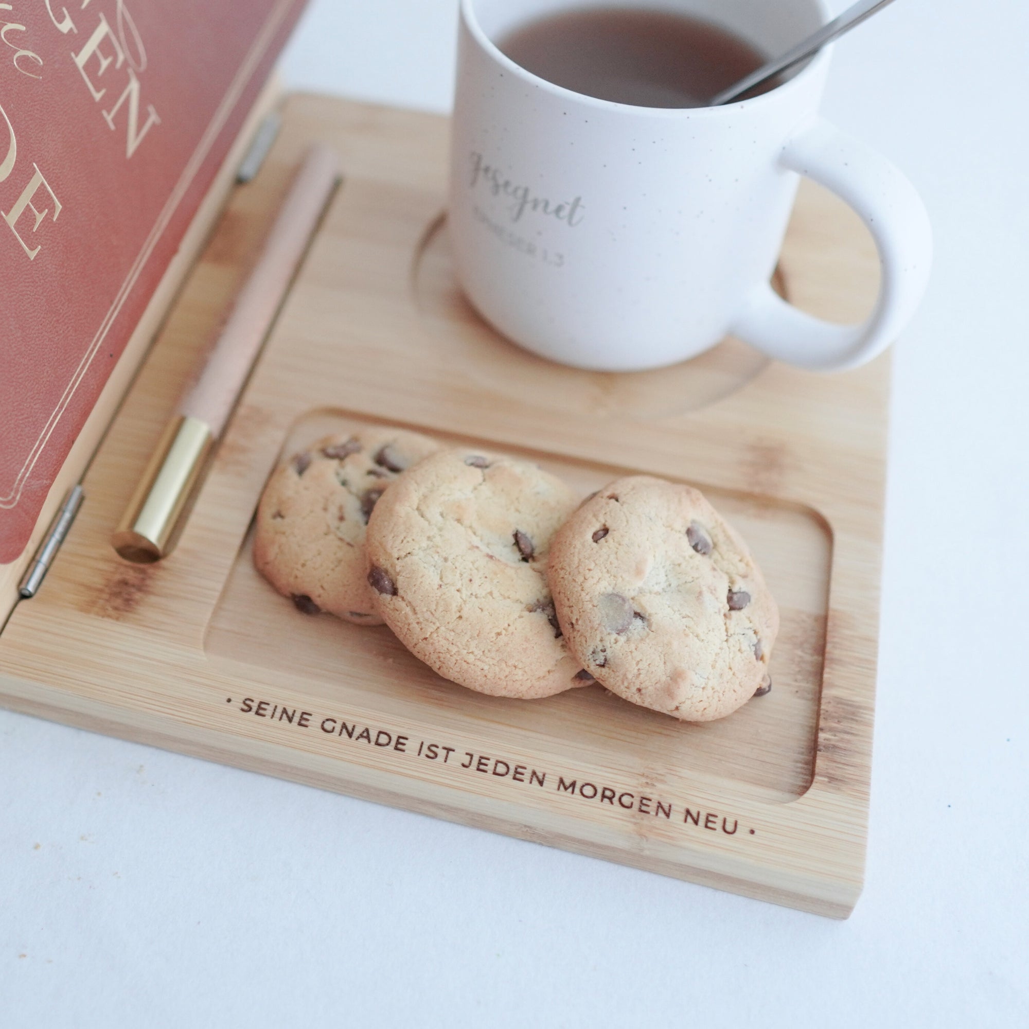 Buchstütze aus Bambusholz "Seine Gnade" · Gravur