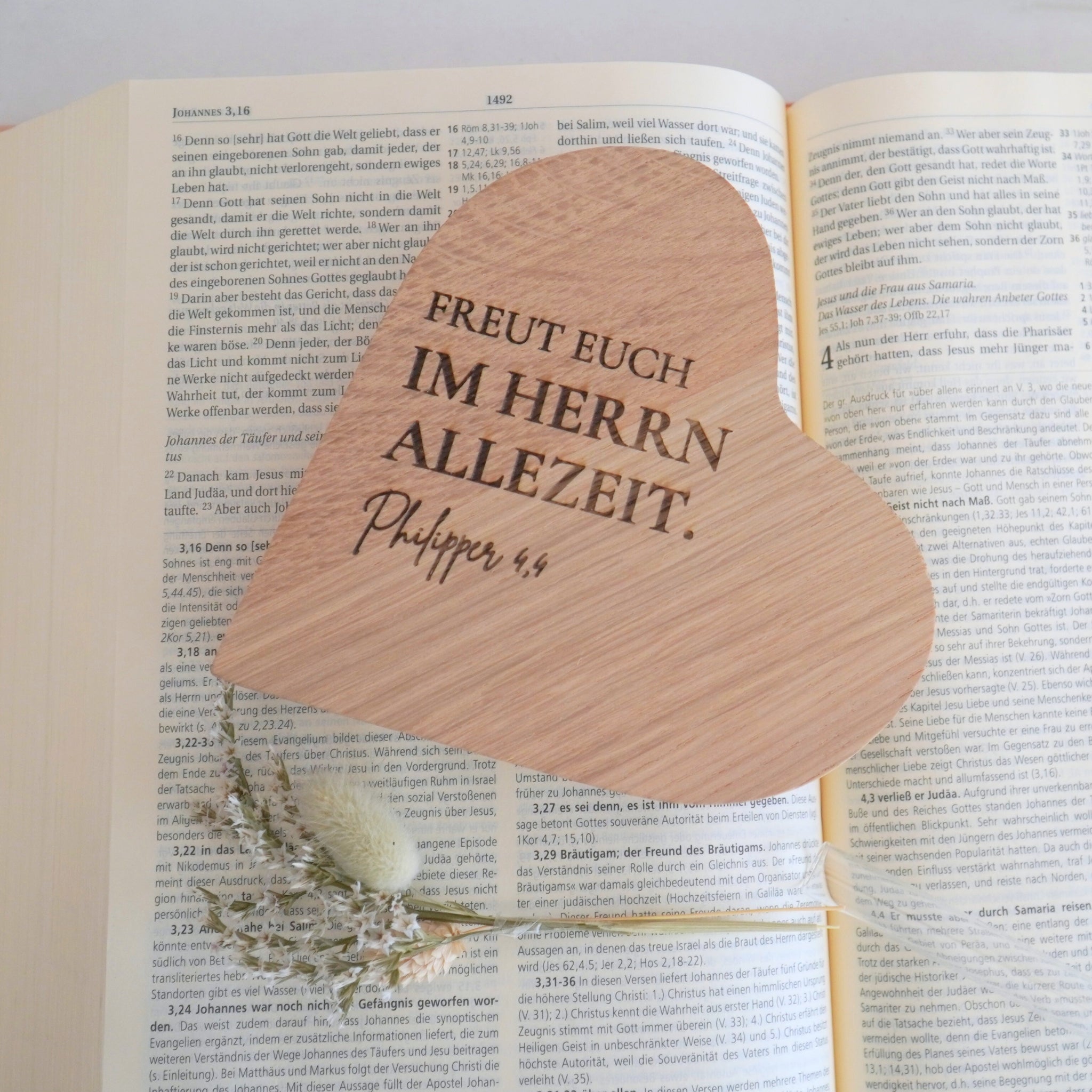 Holzvase-Herz "Freut Euch" Massivholz Eiche
