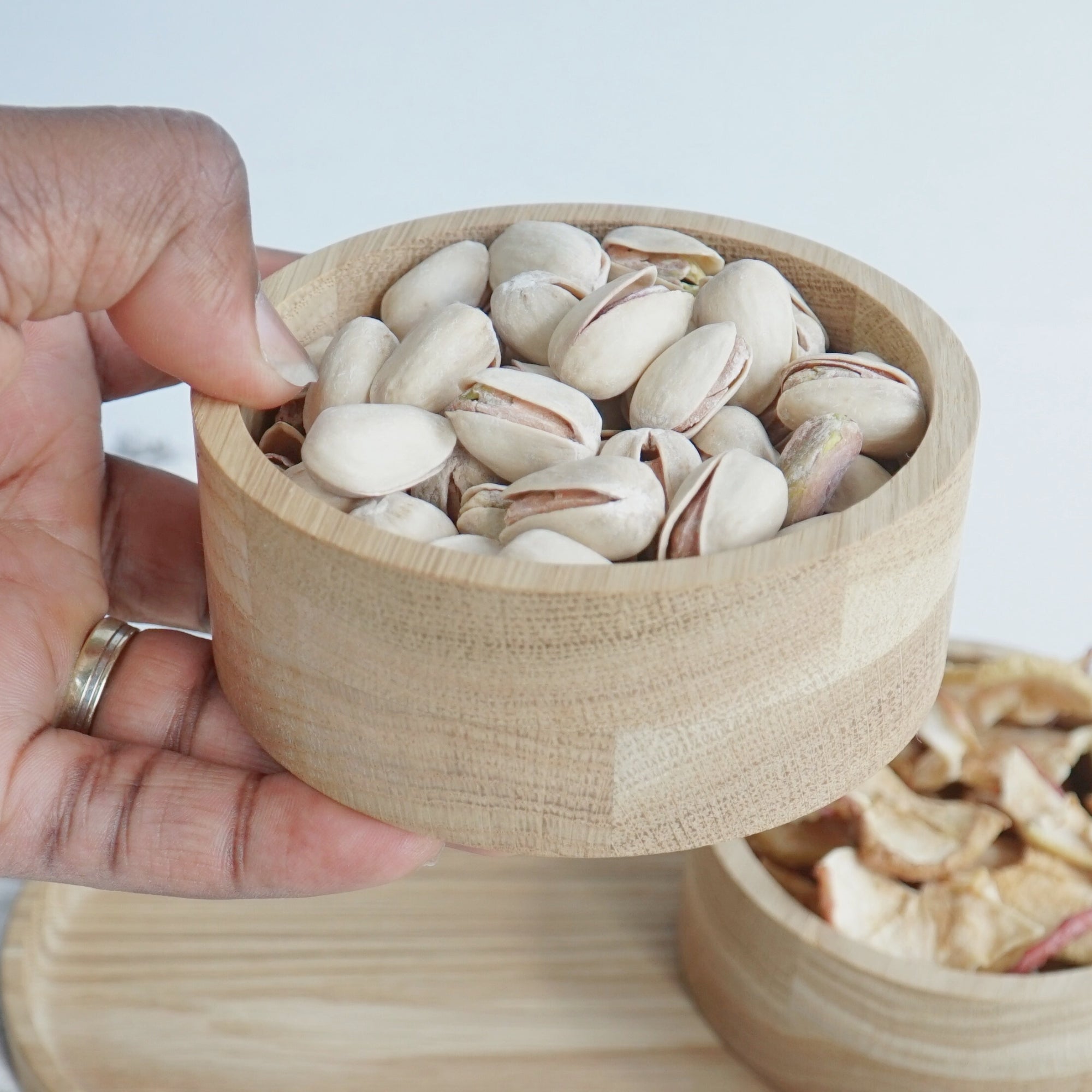 Kleine Holzschale · "schmeckt & seht" · Eiche