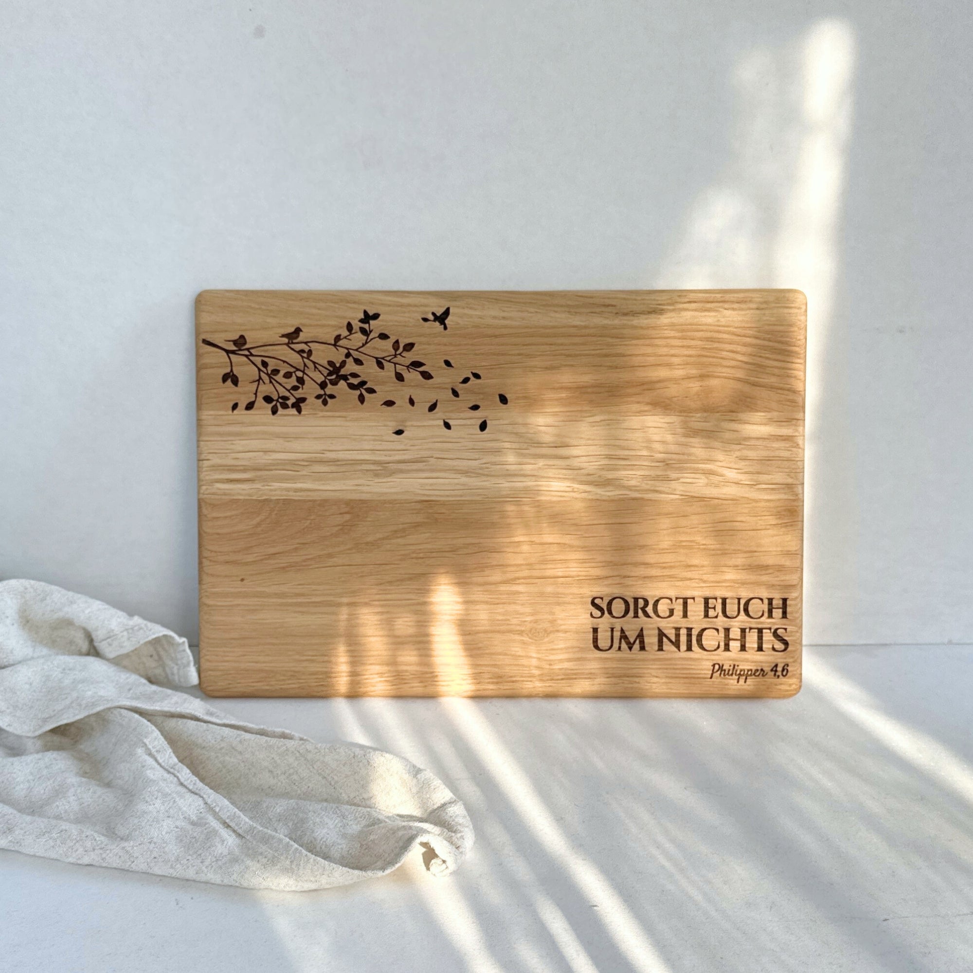 Schneidebrett "Sorgt euch um nichts" Eiche | LYDIA