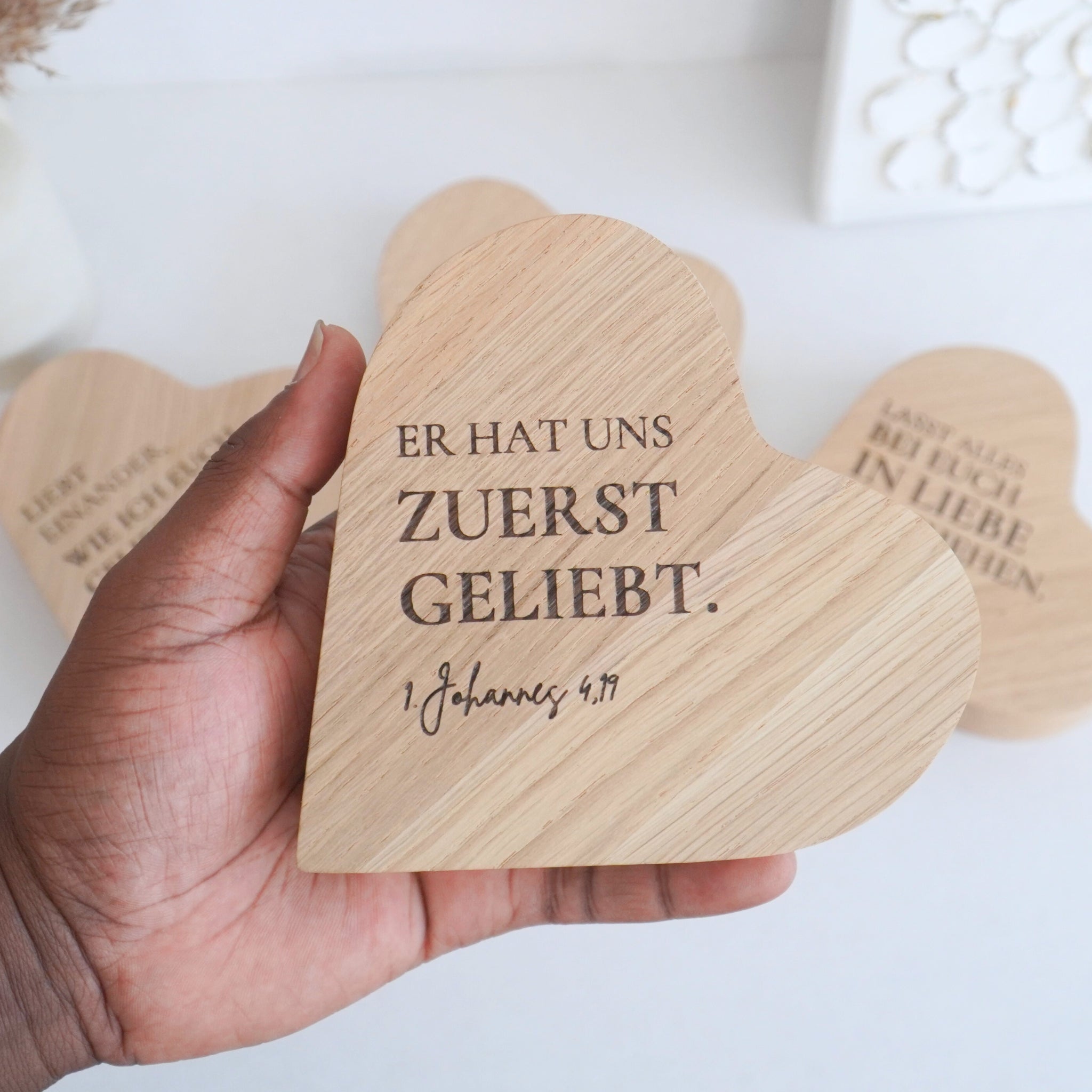 Holzvase-Herz "Zuerst geliebt" Massivholz Eiche