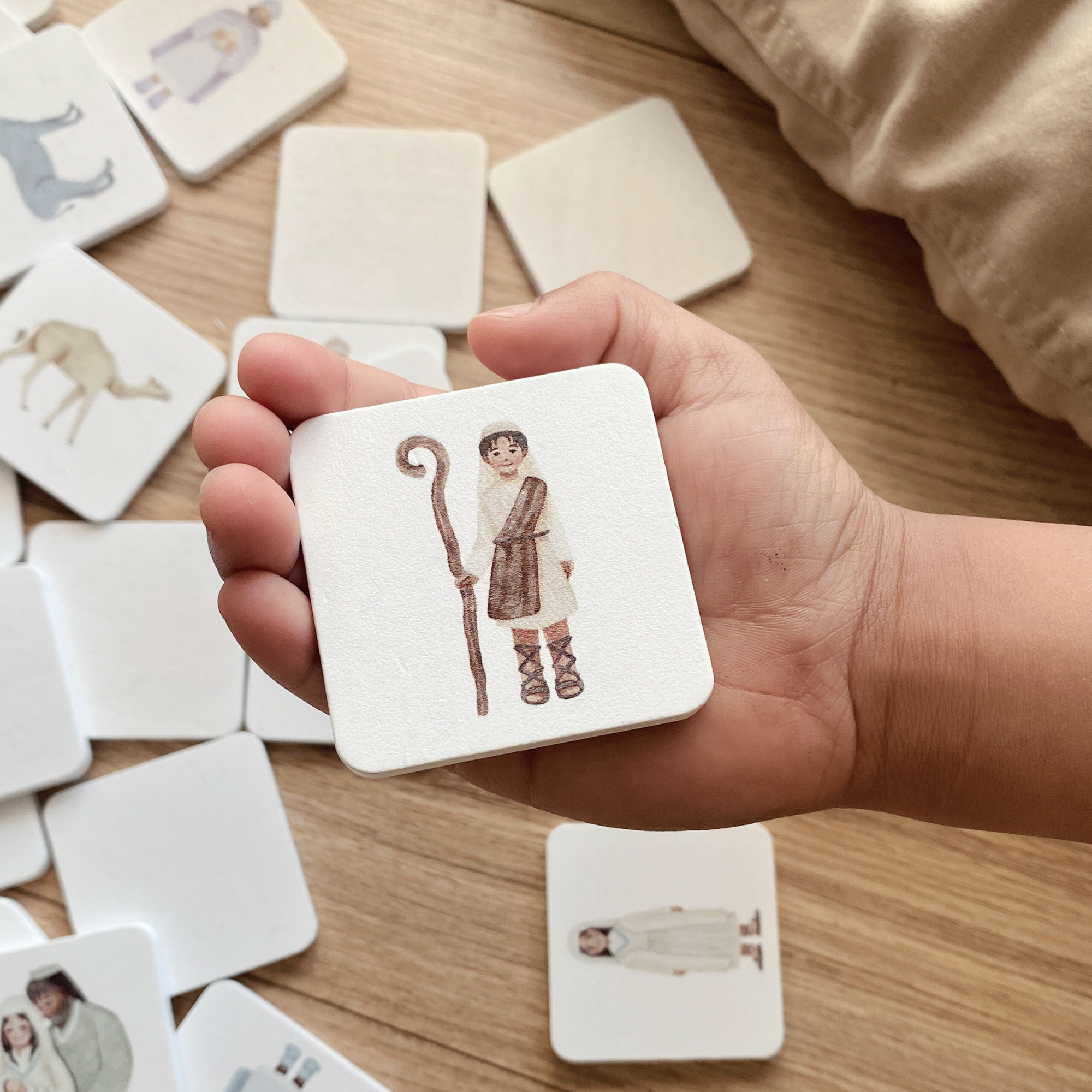 Holz-Memory Weihnachtsgeschichte | 30 Holzplättchen | Aquarell-Illustrationen | Lernspiel