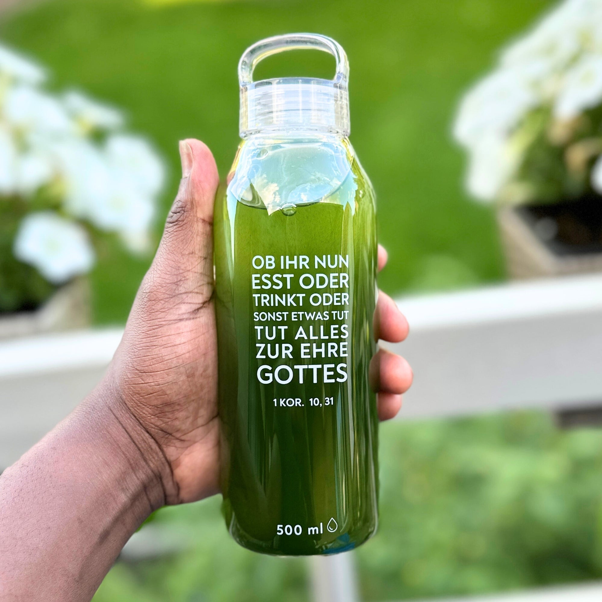 Trinkflasche aus Glas "Soli Deo Gloria" · 500ml