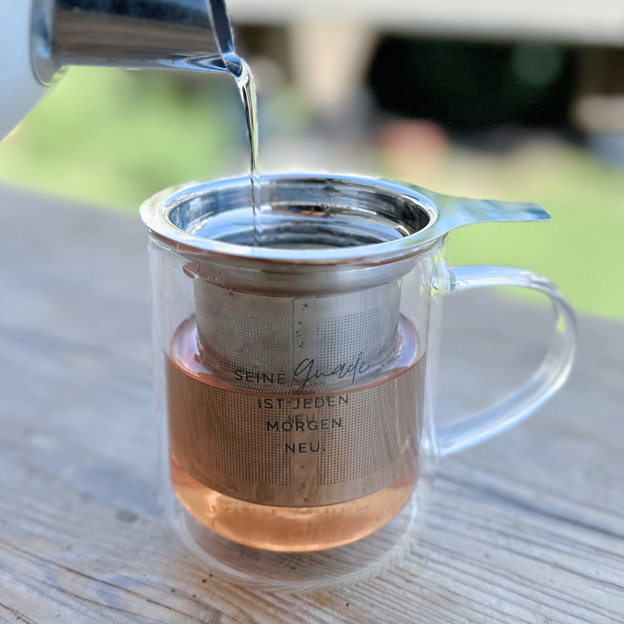 Thermotasse Glas "Seine Gnade" · 350ml · inkl. Glasdeckel & Edelstahlsieb