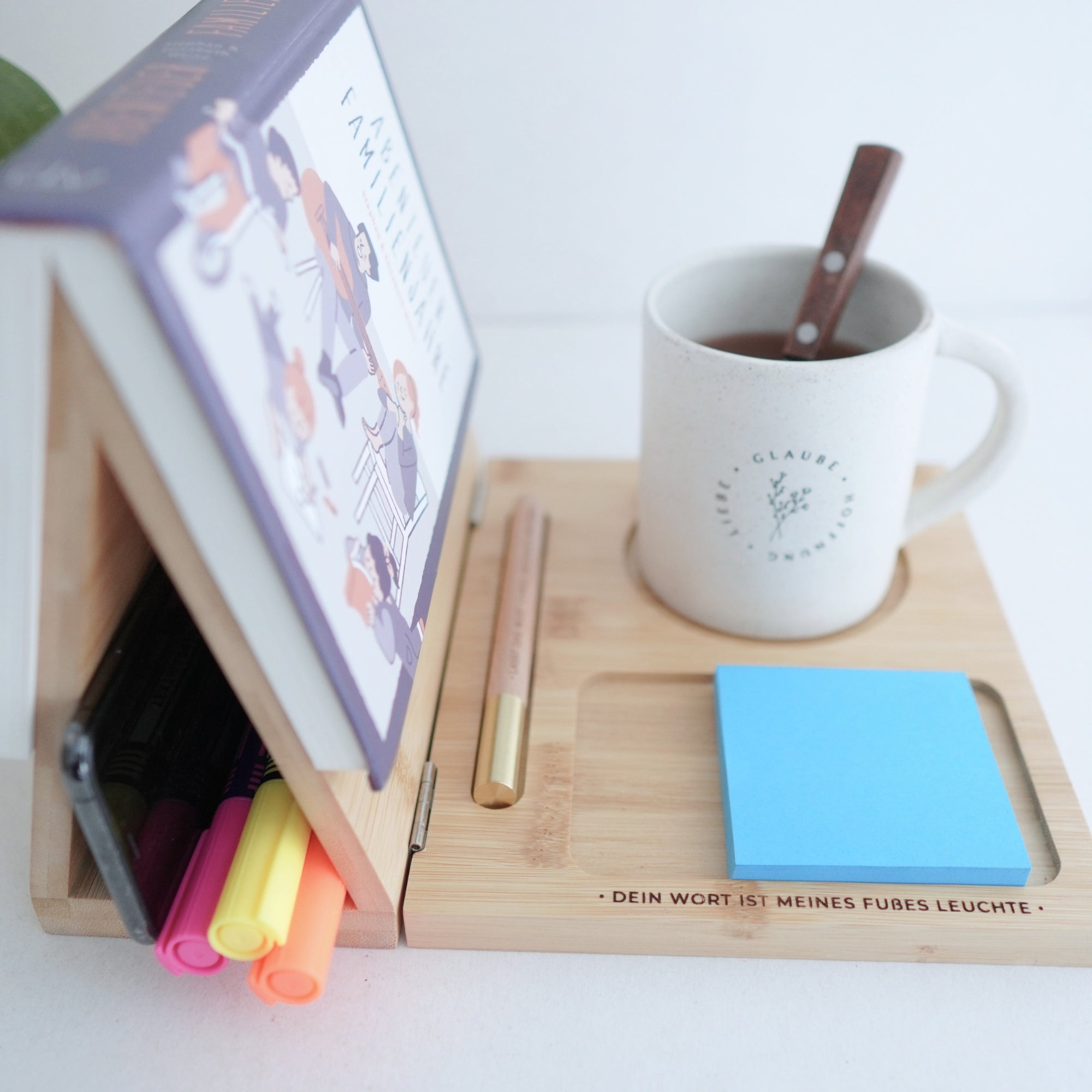 Buchstütze aus Holz "Fußes Leuchte" · Gravur